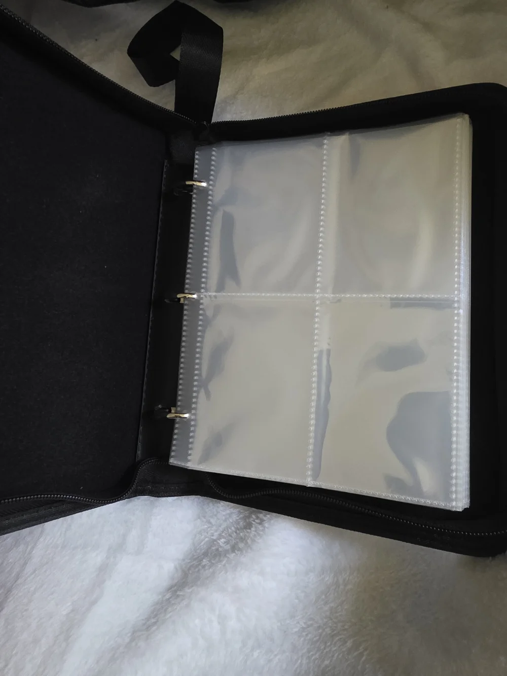 NEW Pokémon TCG Card Binder - 4-Pocket / 400 Card Capacity Zippered Album - NIB